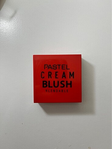 pastel cream blush