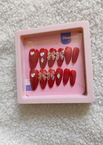 Kırmızı Taşlı Renkli Tırnak Süslemeleri - Görsel 4
