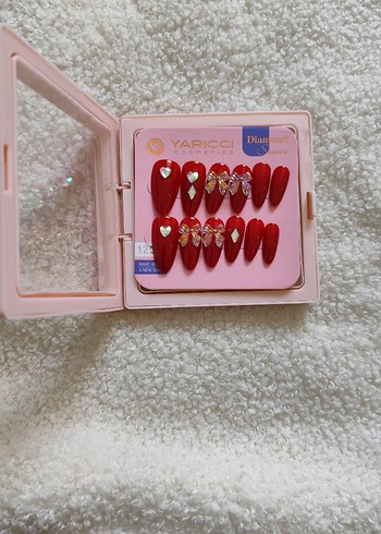 Kırmızı Taşlı Renkli Tırnak Süslemeleri - Görsel 2