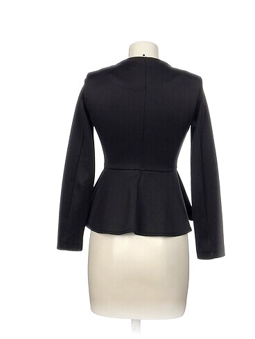 36 Beden Dilvin Blazer %70 İndirimli.