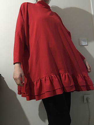 Kırmızı tunik