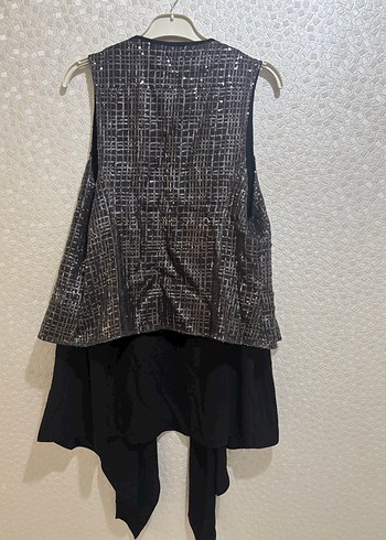 Gri Desenli Drapeli Kolsuz Mini Yelek - Görsel 4