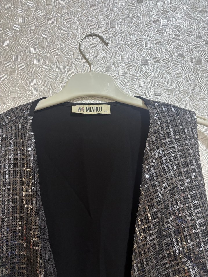 Gri Desenli Drapeli Kolsuz Mini Yelek - Görsel 5