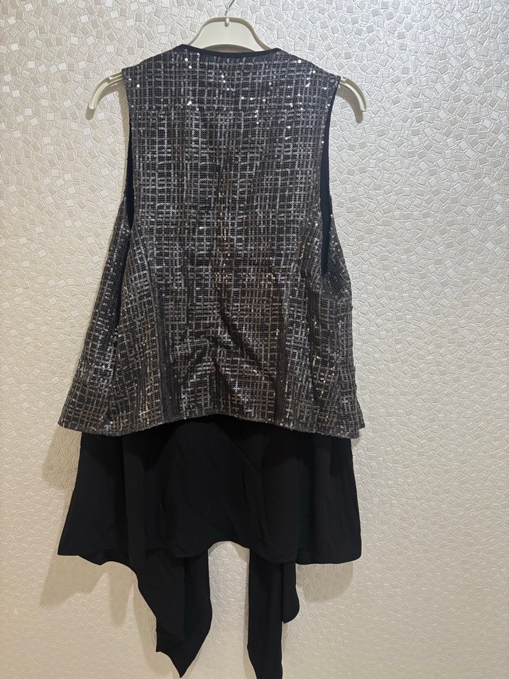 Gri Desenli Drapeli Kolsuz Mini Yelek - Görsel 4