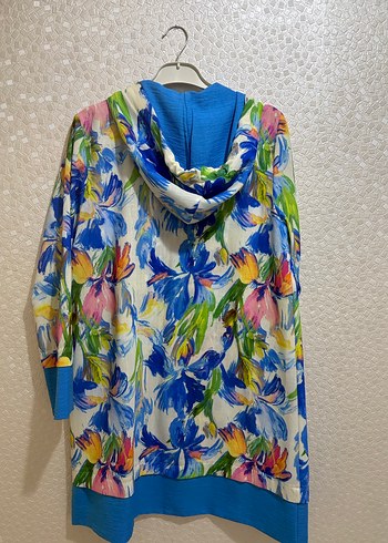 Renkli Bohem Kadın Kapüşonlu Mini Yağmurluk - Görsel 3