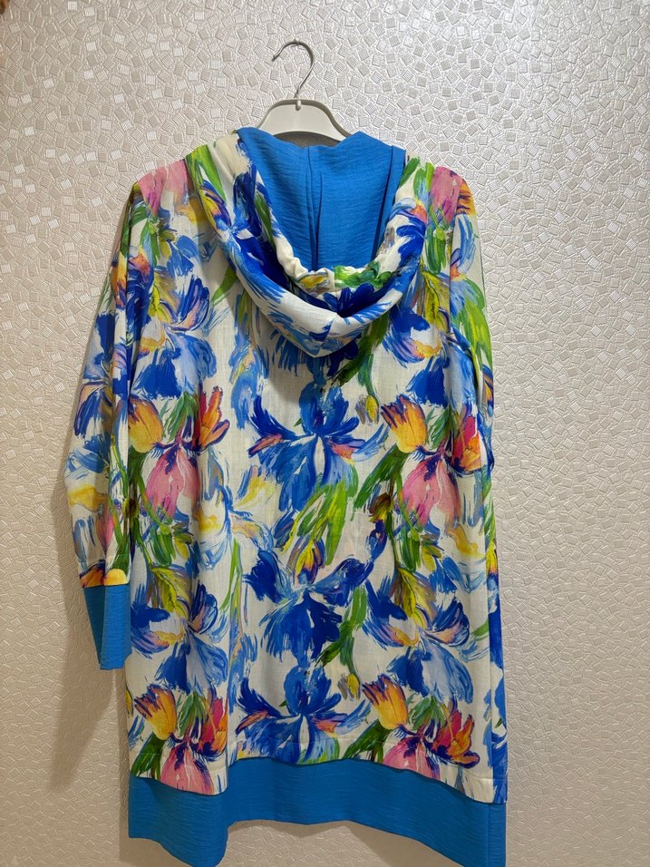 Renkli Bohem Kadın Kapüşonlu Mini Yağmurluk - Görsel 3