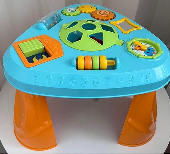 Eğitici oyuncak aktivite masası