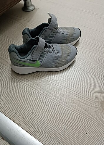 28 Beden gri Renk Nike erkek çocuk ayakkabi 