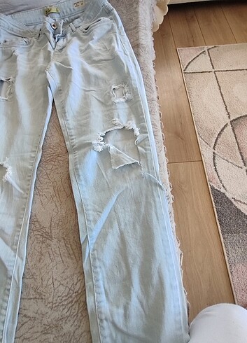 Yırtık jeans