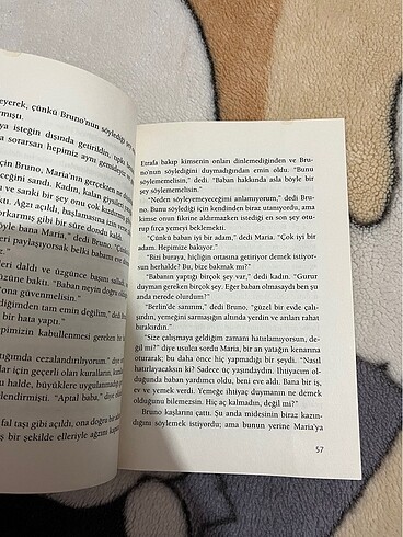  Çizgili pijamalı çocuk