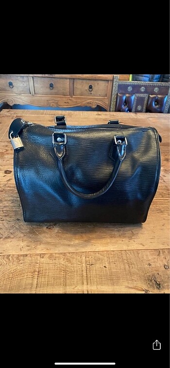 #Louis Vuitton speedy epi30 black
