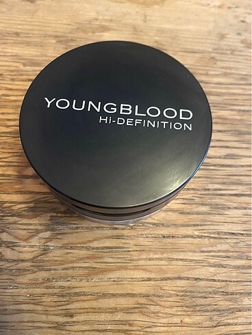 Beden #Young Blood transparan pudra