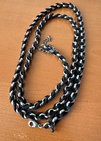 Zincir Detaylı Uzun Kadın Kolye - Görsel 2