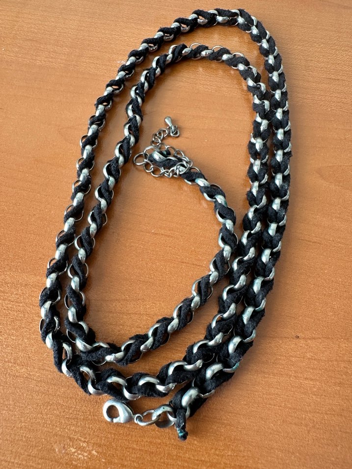 Zincir Detaylı Uzun Kadın Kolye - Görsel 2