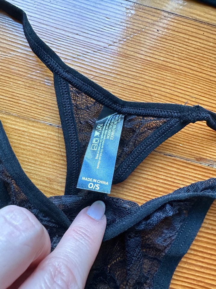 Siyah Dantel Sütyen ve Tanga Takımı - Görsel 3