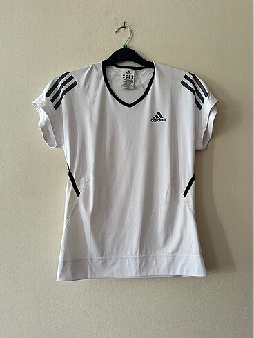 Adidas Tshirt
