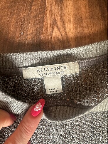 l Beden All Saints Tshirt