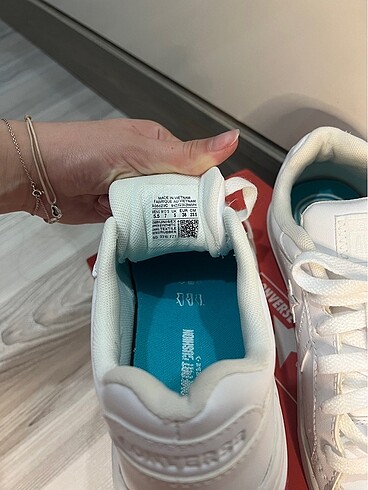 37,5 Beden beyaz Renk ORJINAL CONVERSE BEYAZ KADIN SNEAKER AYAKKABI
