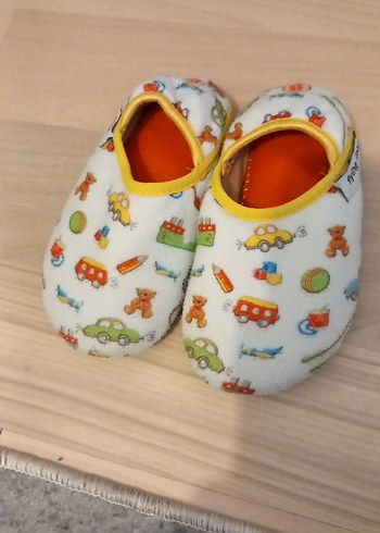 Çok Renkli Erkek Çocuk Ev Terliği Velcro