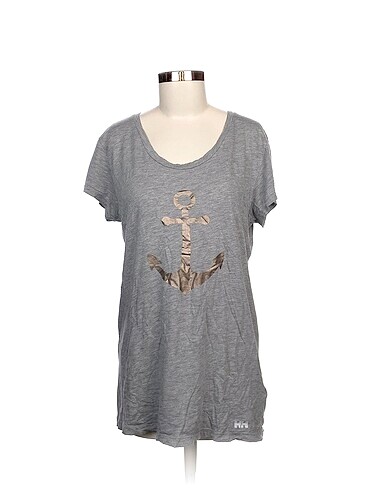 Helly Hansen T-shirt %70 İndirimli.