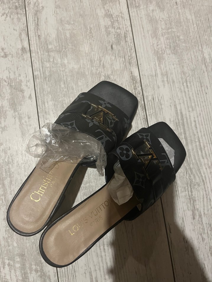 Kadın Siyah Baskılı Tokalı Topuklu Terlik - Görsel 3