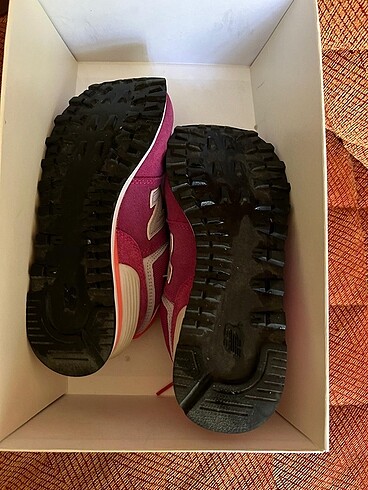 37 Beden pembe Renk New balance 574 orjinal 37 numara