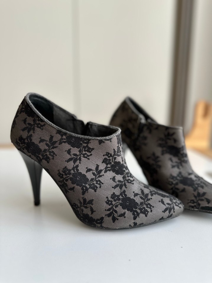 Dantel Detaylı Kahverengi Stiletto Topuklu Kadın Ayakkabı - Görsel 2