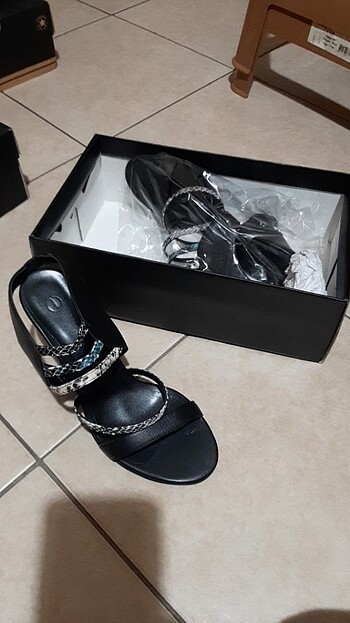 Trendyol milla 37 beden sandalet 