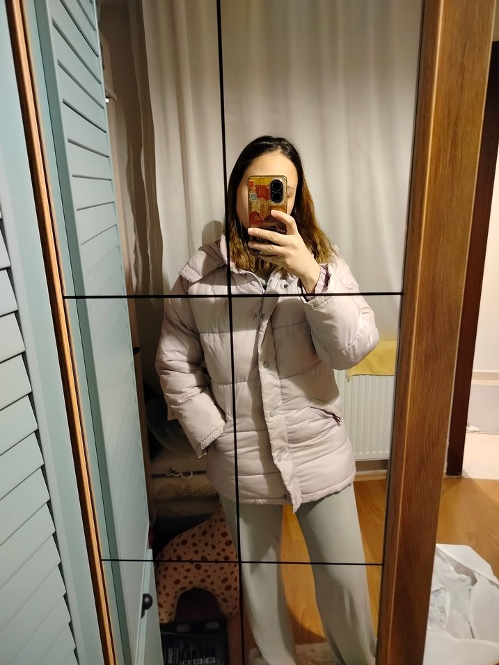 Lila Kapüşonlu Kadın  Mont - Görsel 3