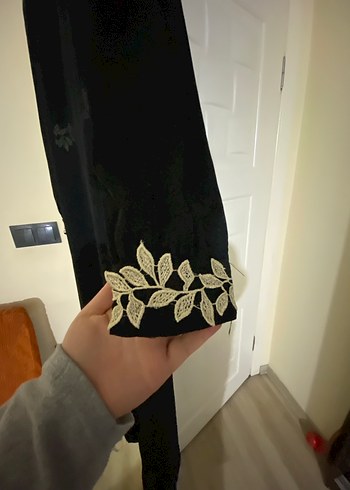 Nakışlı Siyah Uzun Kollu Tesettür Elbise - Görsel 4