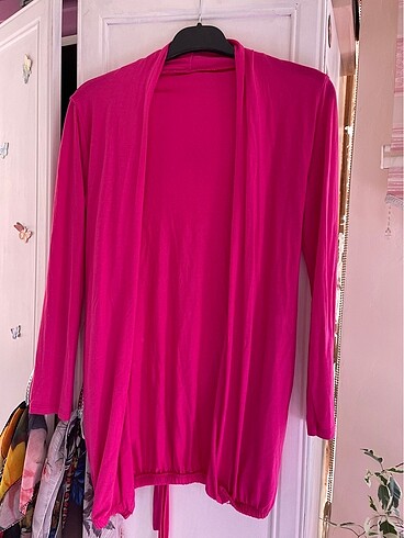 Pembe penye hırka