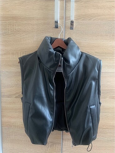 Bershka Deri şişme yelek