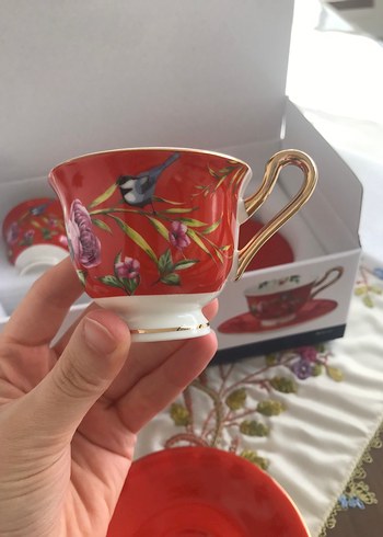  Beden kırmızı Renk English Home fincan takımı