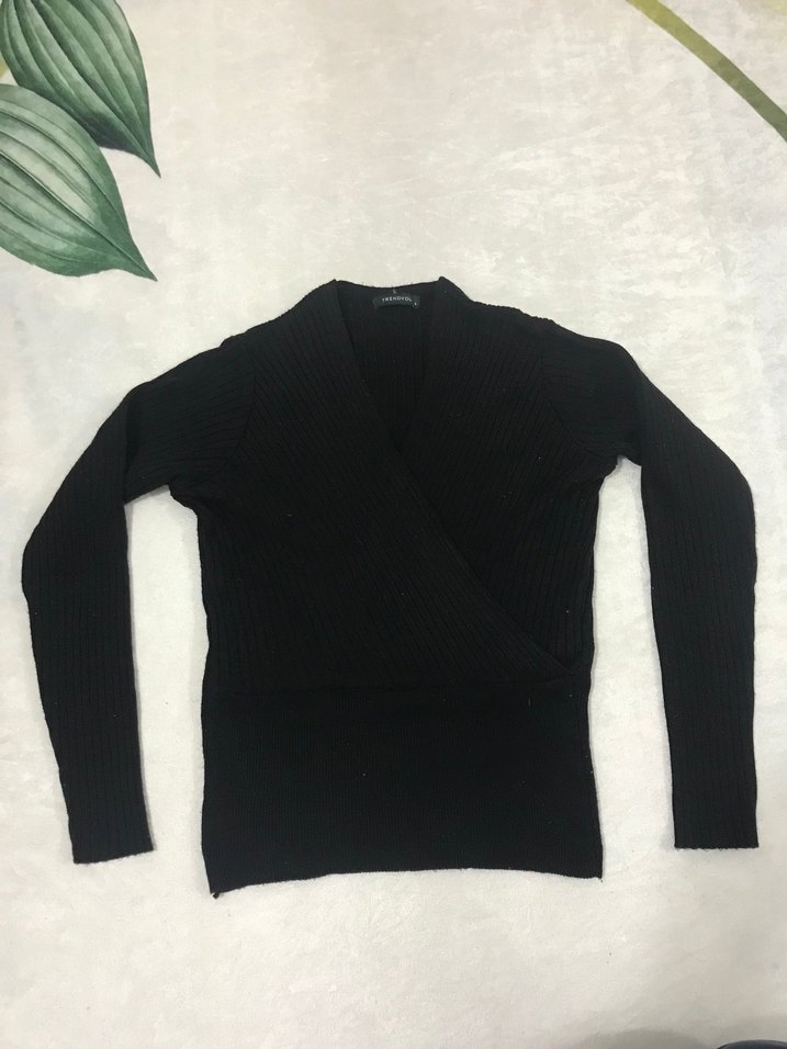 Siyah V Yaka Örgü Kadın Kazak - Görsel 4