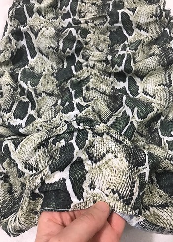 Yeşil Yılan Desenli Fırfırlı Midi Elbise - Görsel 4