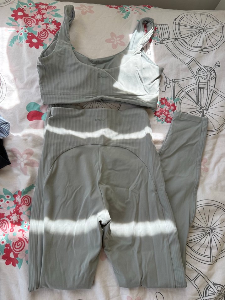 Oysho yanları desenli takım - Görsel 3