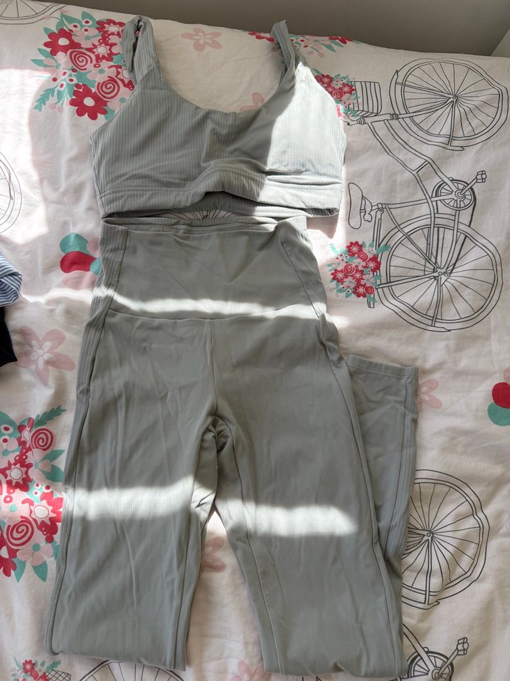 Oysho yanları desenli takım - Görsel 2