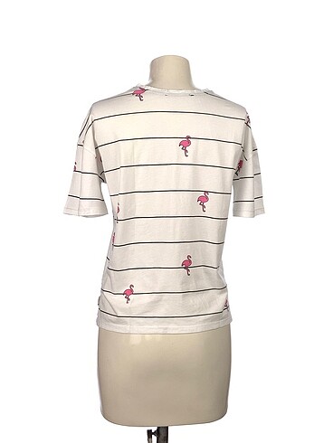 m Beden Diğer T-shirt %70 İndirimli.