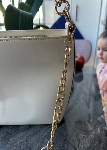 Elle Zincir Detaylı Beyaz Deri Kadın Çanta - Görsel 7