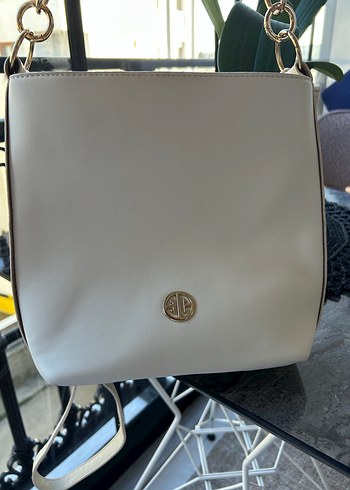 Elle Zincir Detaylı Beyaz Deri Kadın Çanta - Görsel 9