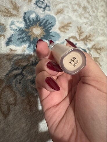  Beden Fenty concealer