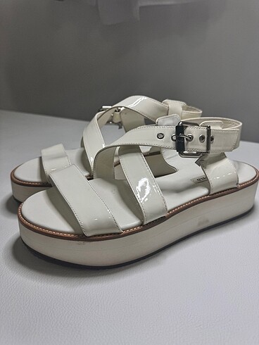 Karl Lagerfeld Karl lagerfeld sandalet iyi durumda
