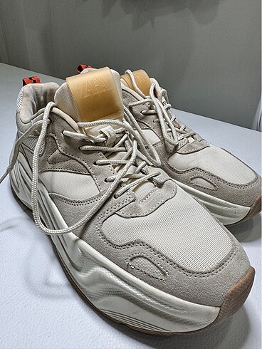 Zara sneaker