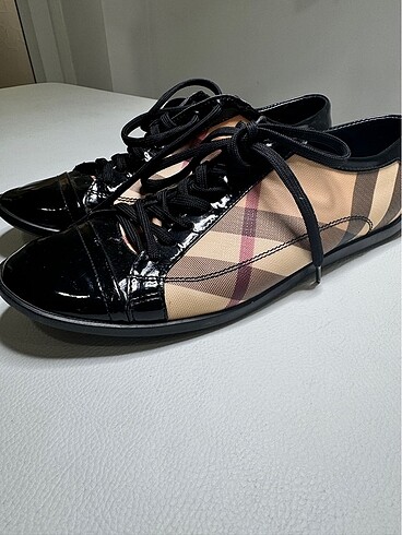 Burberry ayakkabı