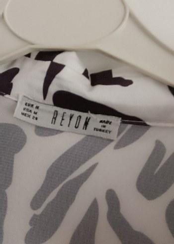 Gri Zebra Desenli V Yaka Kadın Gömlek - Görsel 2