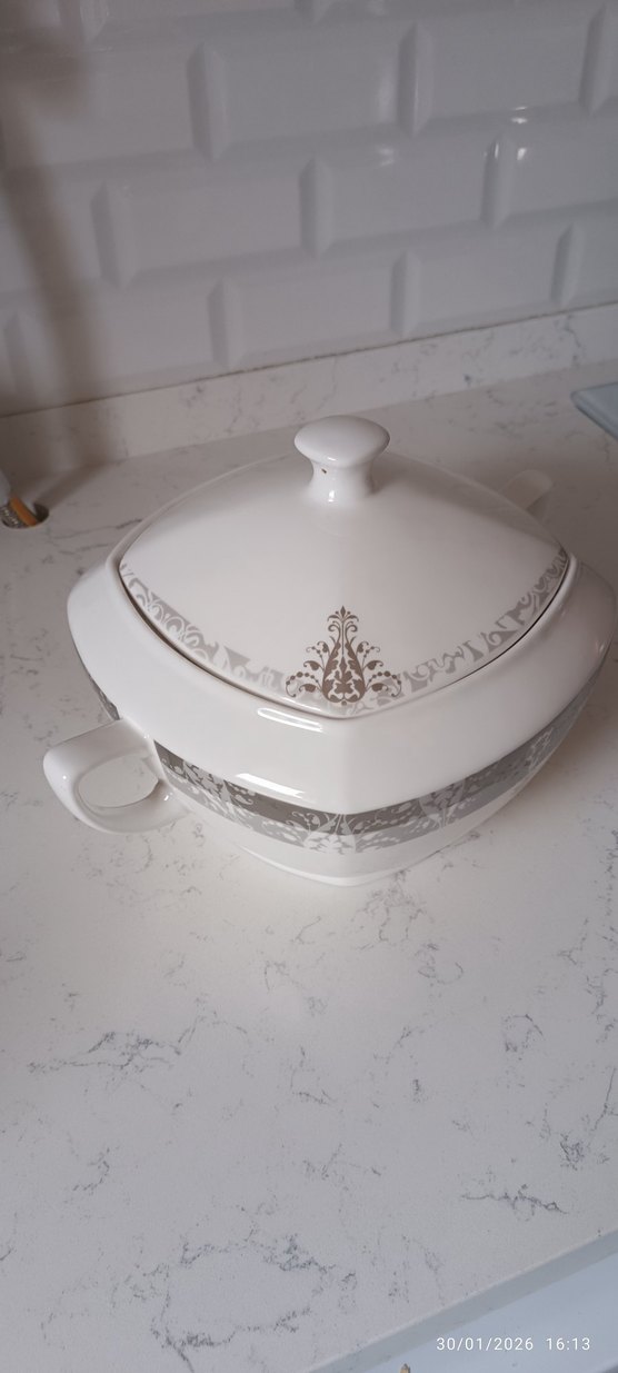 Nakışlı Beyaz Gri Sofra Takımı - Görsel 3