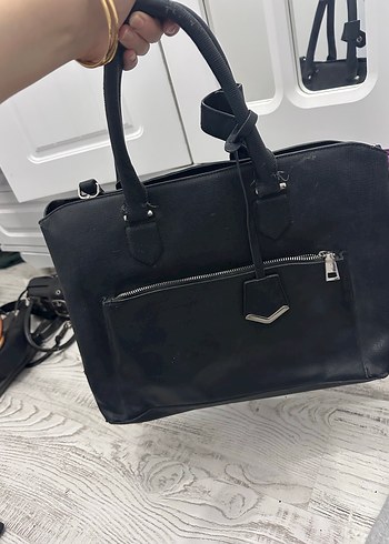 Siyah Deri Fermuarlı Kadın Çanta nine west