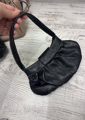 Pilise Detaylı Siyah Deri Kadın Çanta