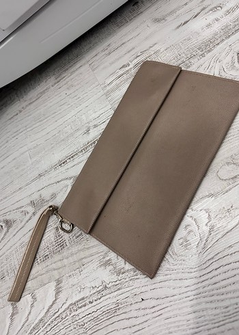 Bej Deri Yılan Desenli Kadın Clutch Çanta