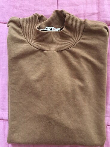 Dik yaka sweatshirt